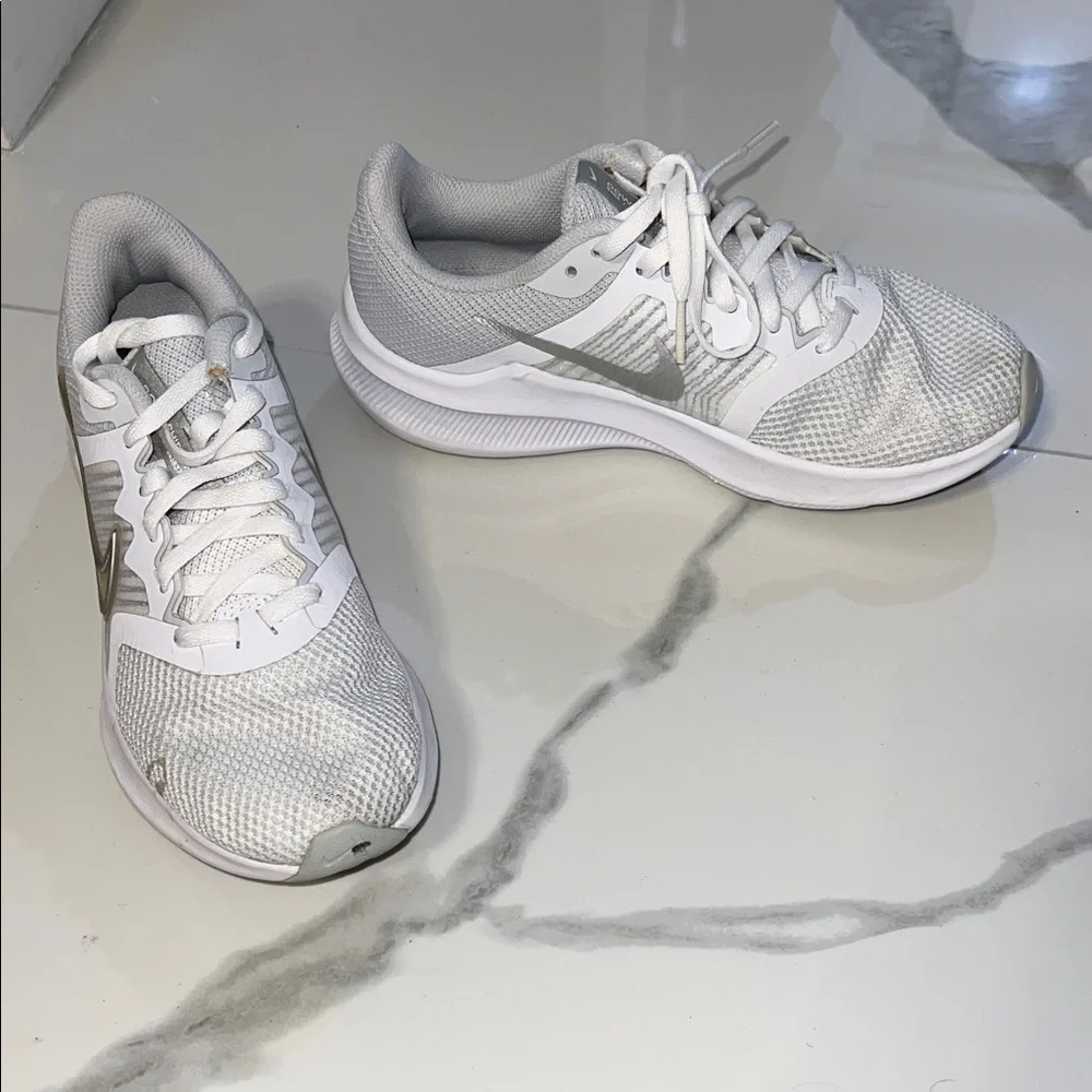 Nike Women's Downshifter 11 Running Shoes